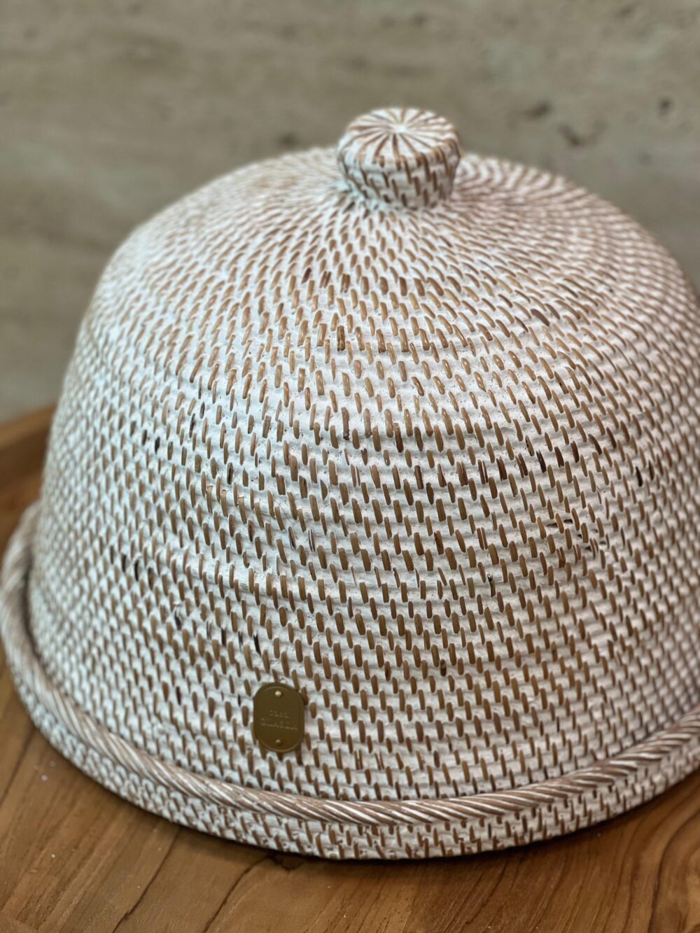 COBRE  BOLO EM RATTAN 34X18 CM