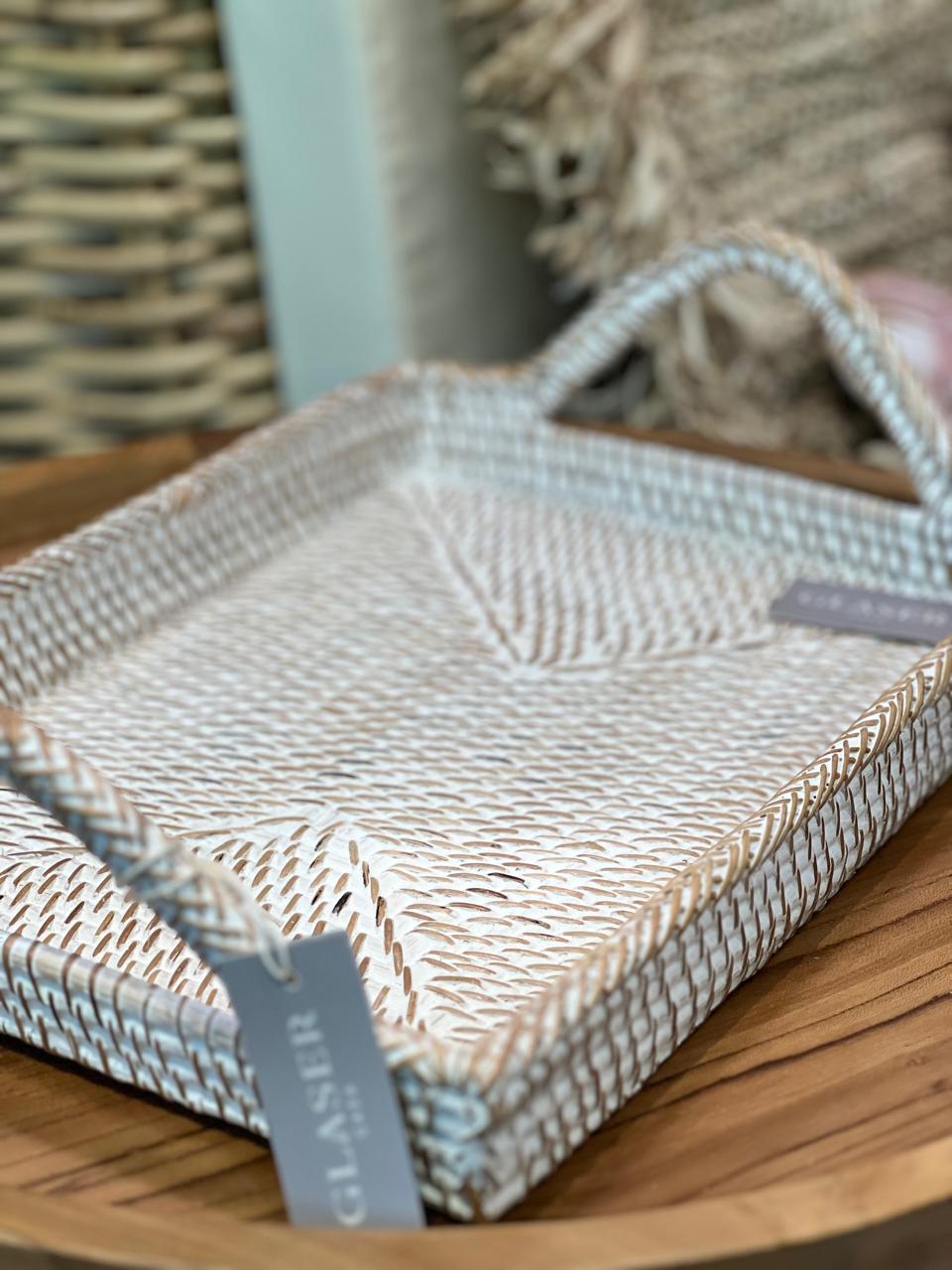 BANDEJA RETANGULAR EM RATTAN 47 CM