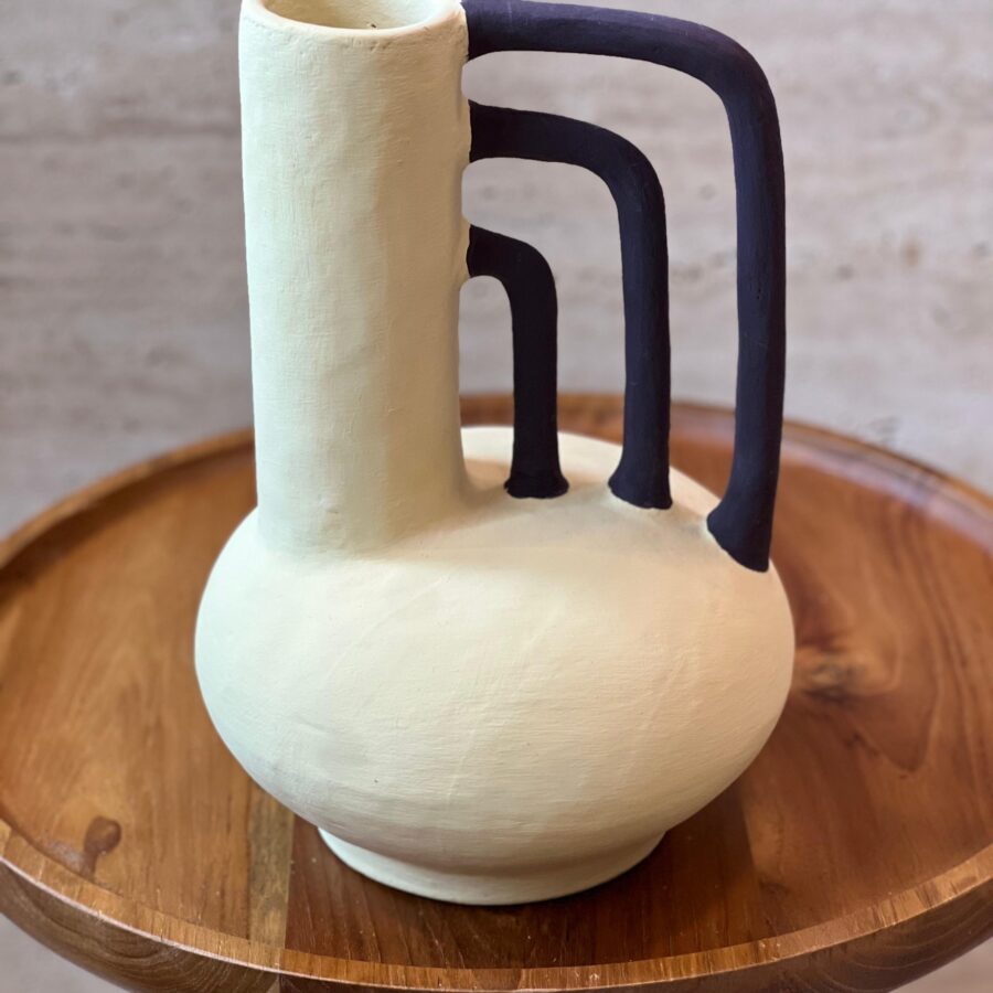 VASO EM TERRACOTA AMARELO COM TRÊS ALÇAS EM MARROM 27X16X27cm