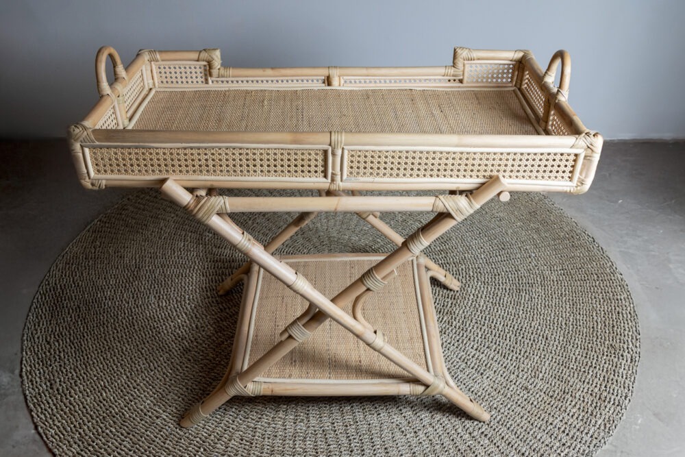 APARADOR  EM RATTAN 100X50X82 CM