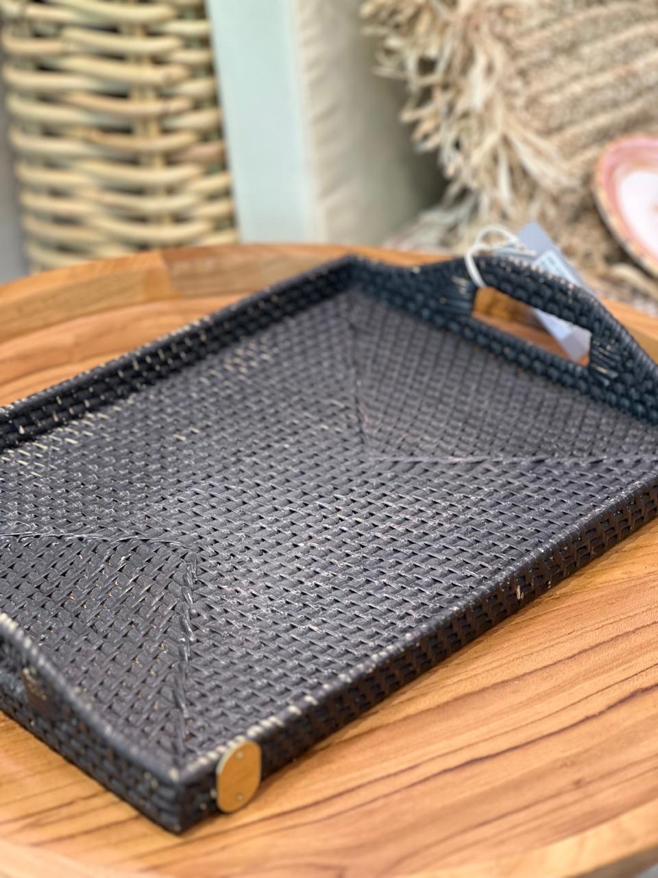 BANDEJA RETANGULAR EM RATTAN BLACK 46 CM